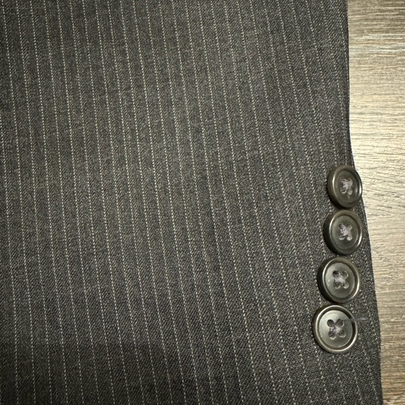 Dark Gray Pinstripe Suit Size 44L - Picture 6 of 10